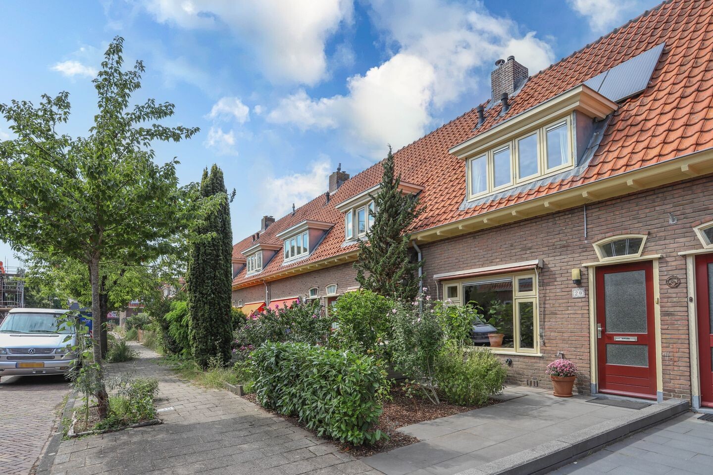 Tussenwoning te koop: Luit Blomstraat 20, Utrecht