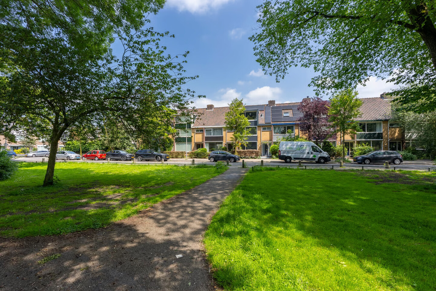 Tussenwoning te koop: Oberondreef 10, Utrecht