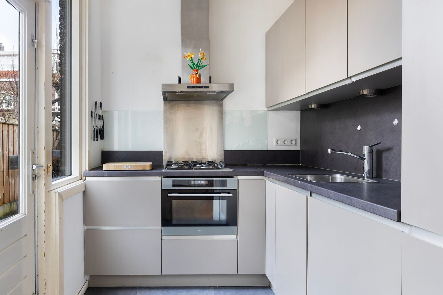 Tussenwoning te koop: Alexander Numankade 215, Utrecht
