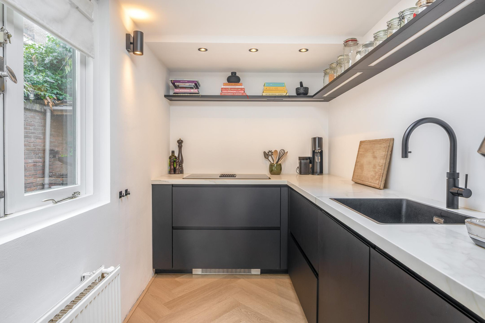 Tussenwoning te koop: Oudwijkerdwarsstraat 77, Utrecht