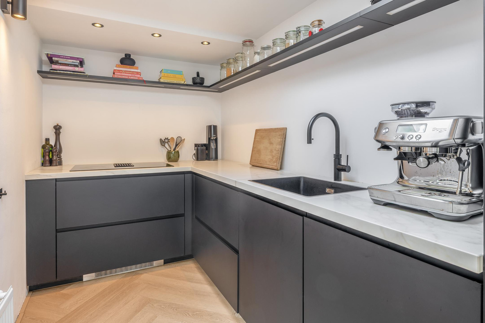 Tussenwoning te koop: Oudwijkerdwarsstraat 77, Utrecht