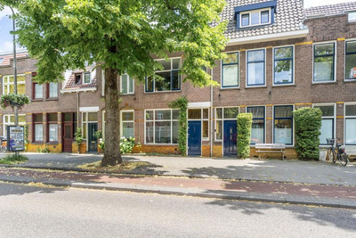 Adriaen van. 86