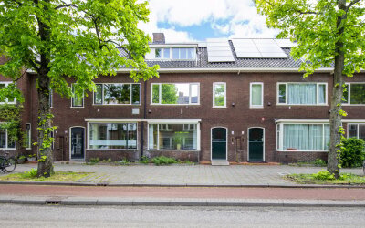 Adriaen van. 110