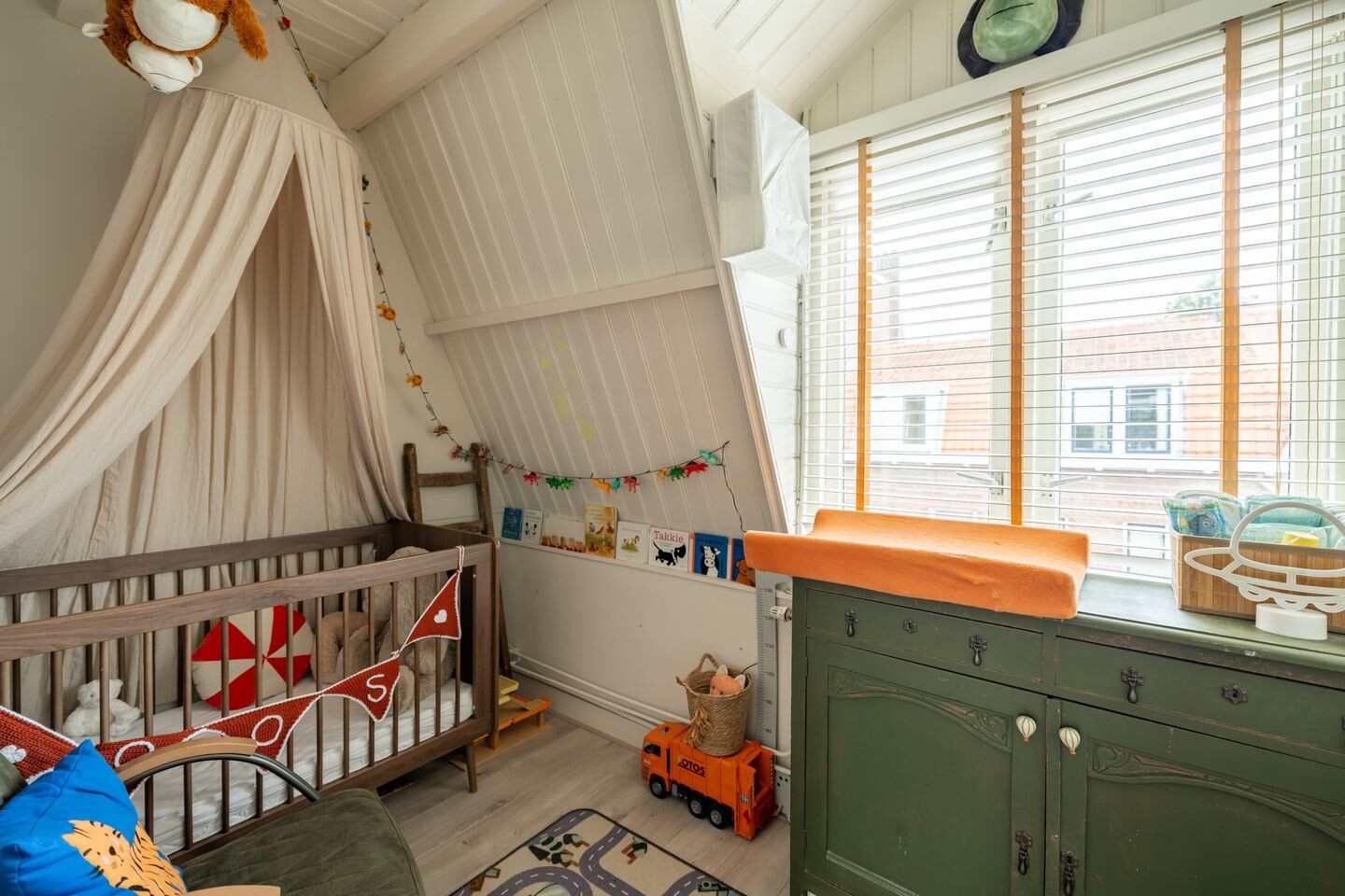 Tussenwoning te koop: Ferdinand Bolstraat 15, Utrecht