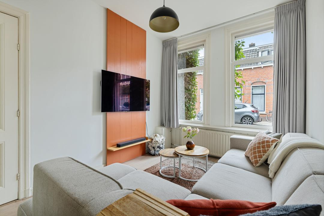 Tussenwoning te koop: Van der Helststraat 30, Utrecht