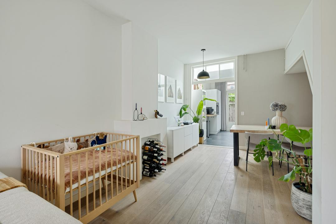 Tussenwoning te koop: Van der Helststraat 30, Utrecht