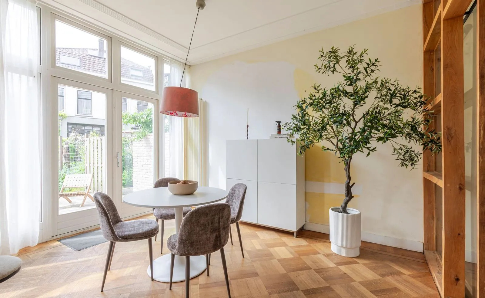 Tussenwoning te koop: Willem de Zwijgerstraat 1, Utrecht