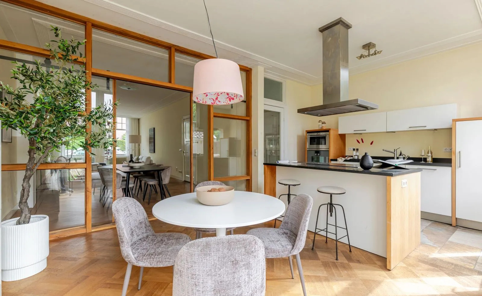 Tussenwoning te koop: Willem de Zwijgerstraat 1, Utrecht