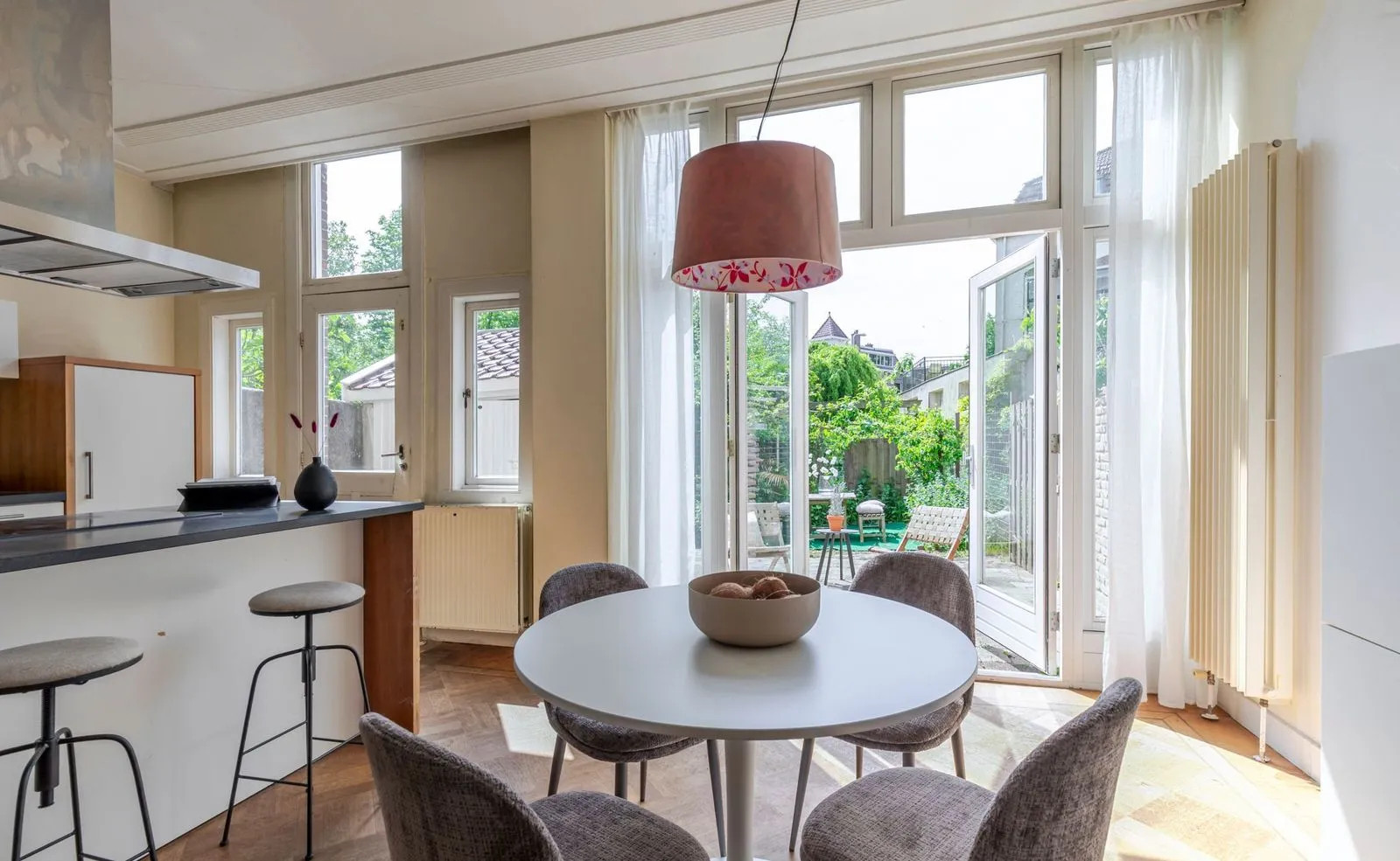 Tussenwoning te koop: Willem de Zwijgerstraat 1, Utrecht