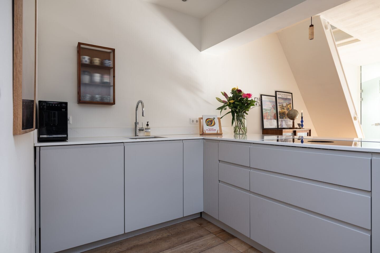 Hoekwoning te koop: Pieter de Hooghstraat 1, Utrecht