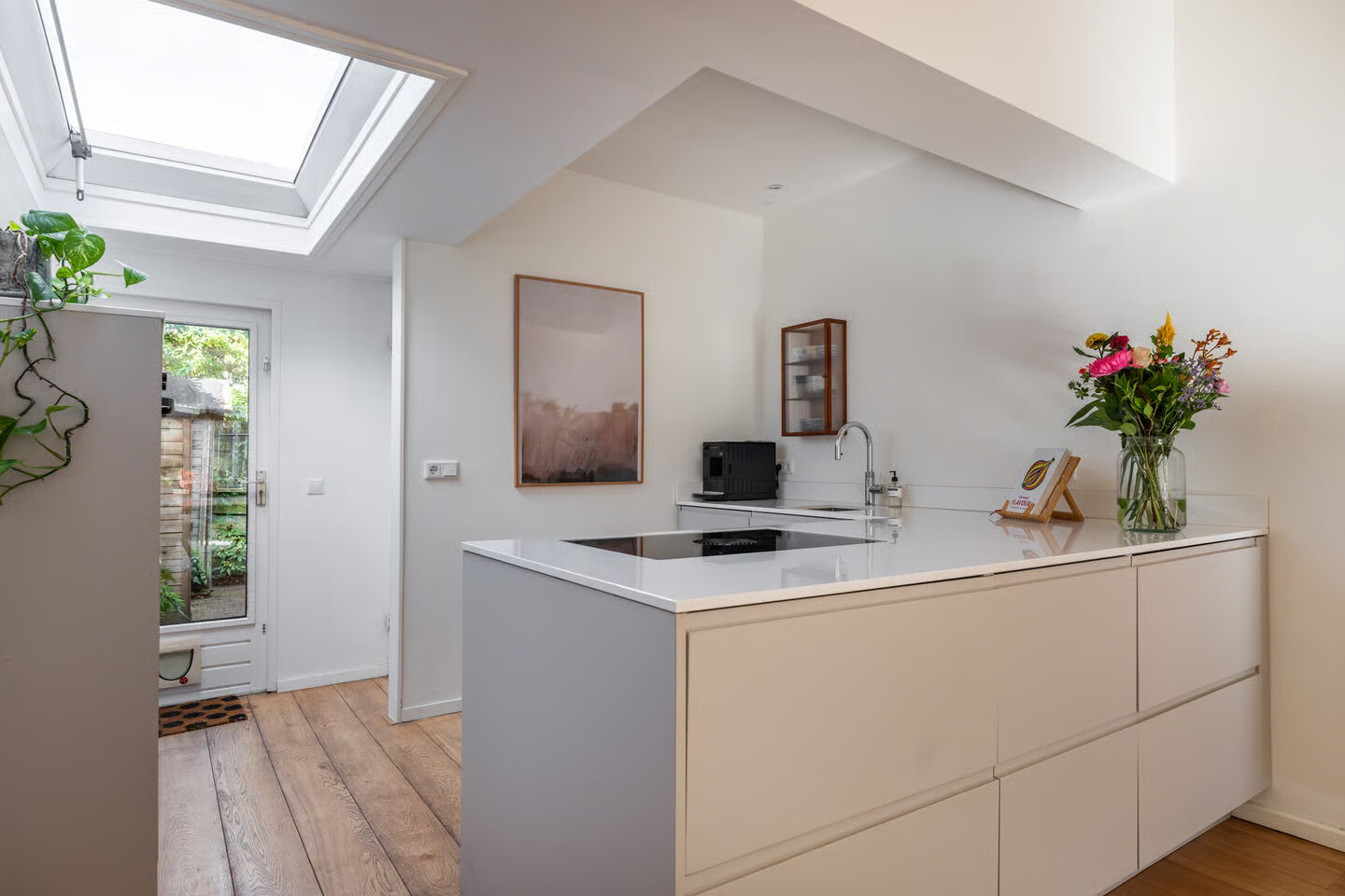 Hoekwoning te koop: Pieter de Hooghstraat 1, Utrecht