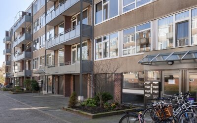 Nicolaas Maesstraat 28