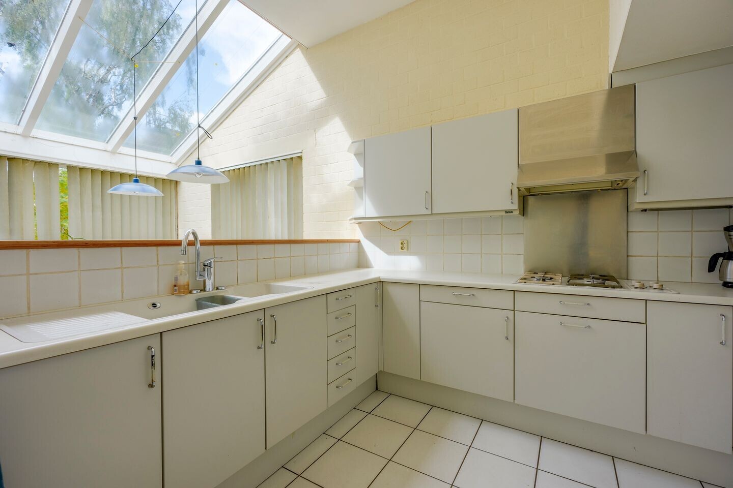 Twee-onder-één-kap te koop: Van Hogendorpstraat 15, Maarssen