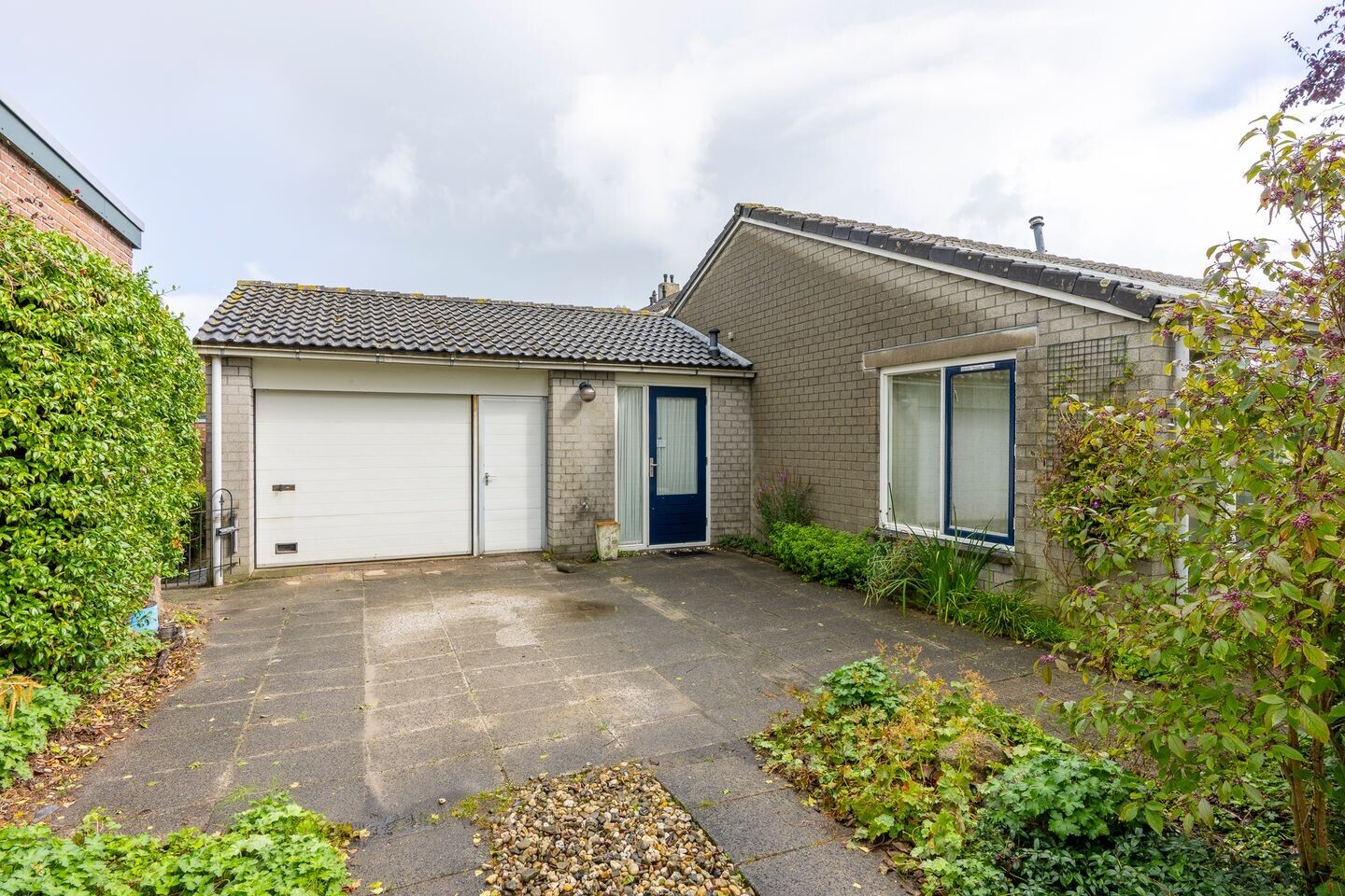 Twee-onder-één-kap te koop: Van Hogendorpstraat 15, Maarssen