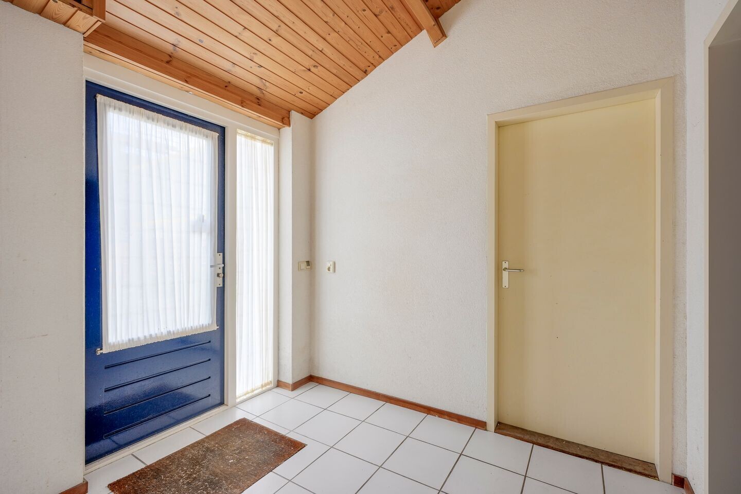 Twee-onder-één-kap te koop: Van Hogendorpstraat 15, Maarssen