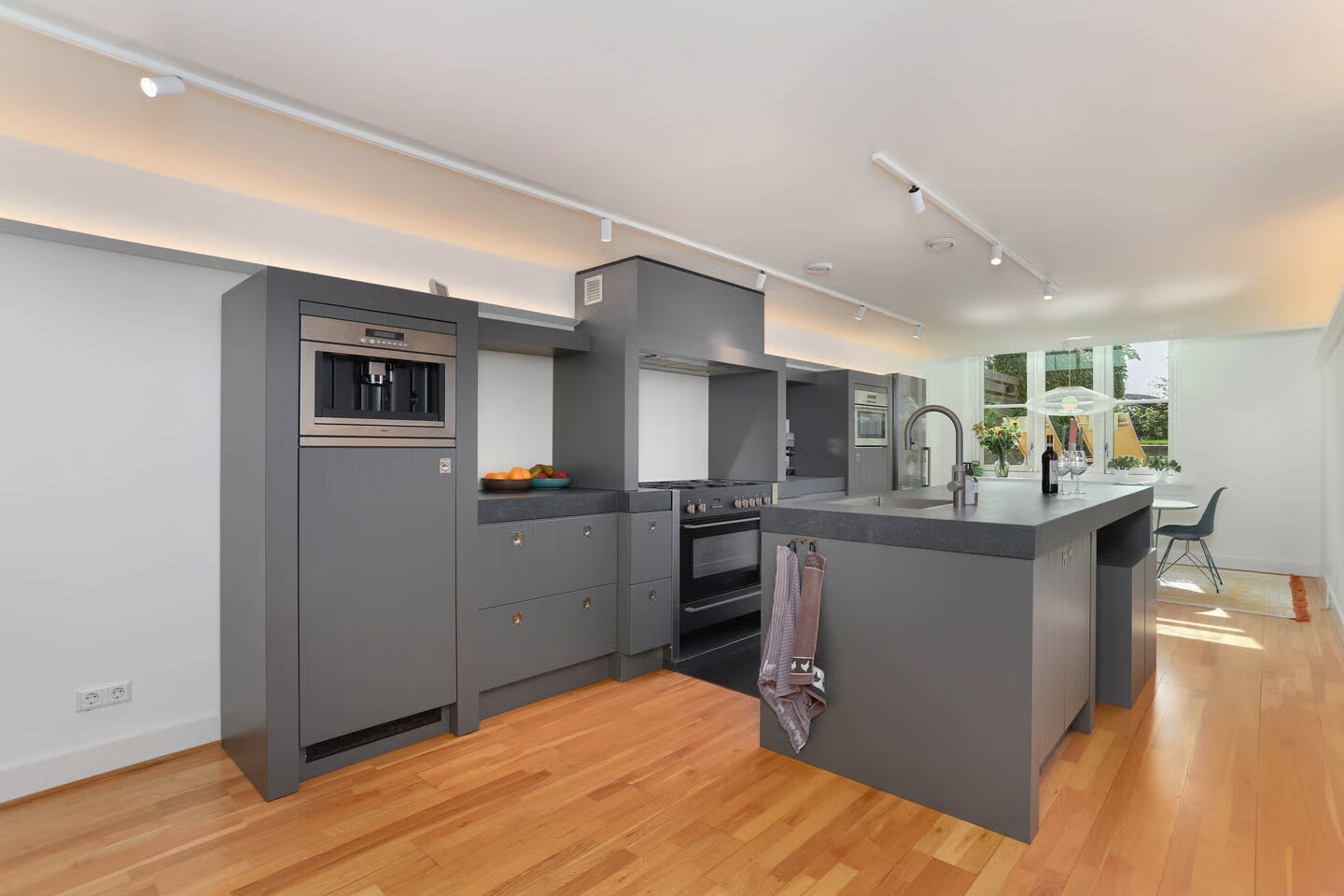 Tussenwoning te koop: Oostwaard 27, Maarssen