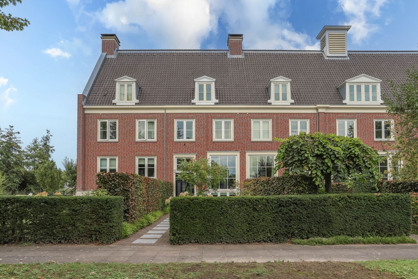 Tussenwoning te koop: Oostwaard 27, Maarssen