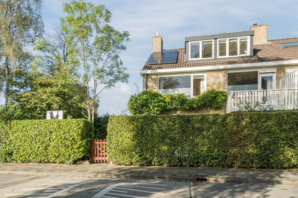 Twee-onder-één-kap te koop: Beethovenlaan 4, Maarssen