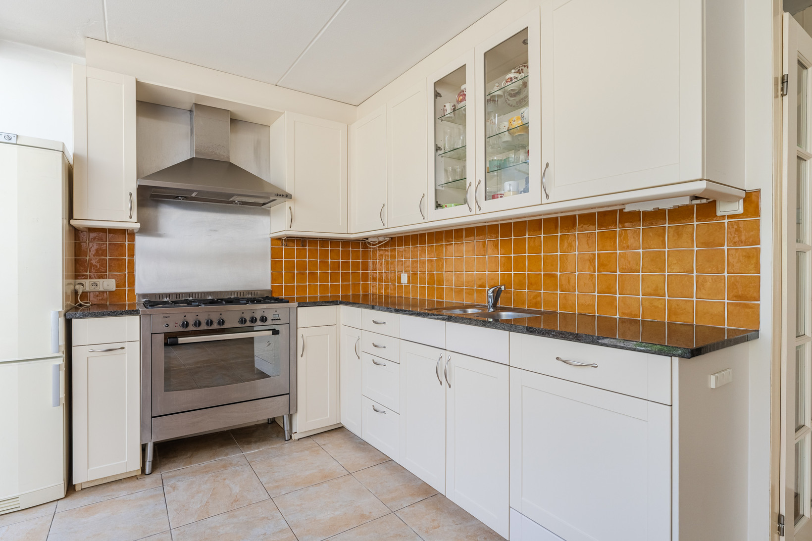 Tussenwoning te koop: Olivier van Noortlaan 11, Maarssen