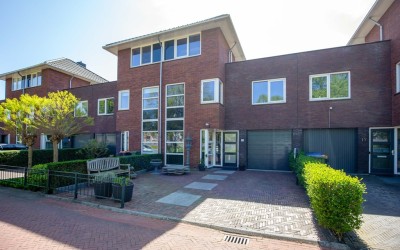 Burgemeester Dolmanslaan 15