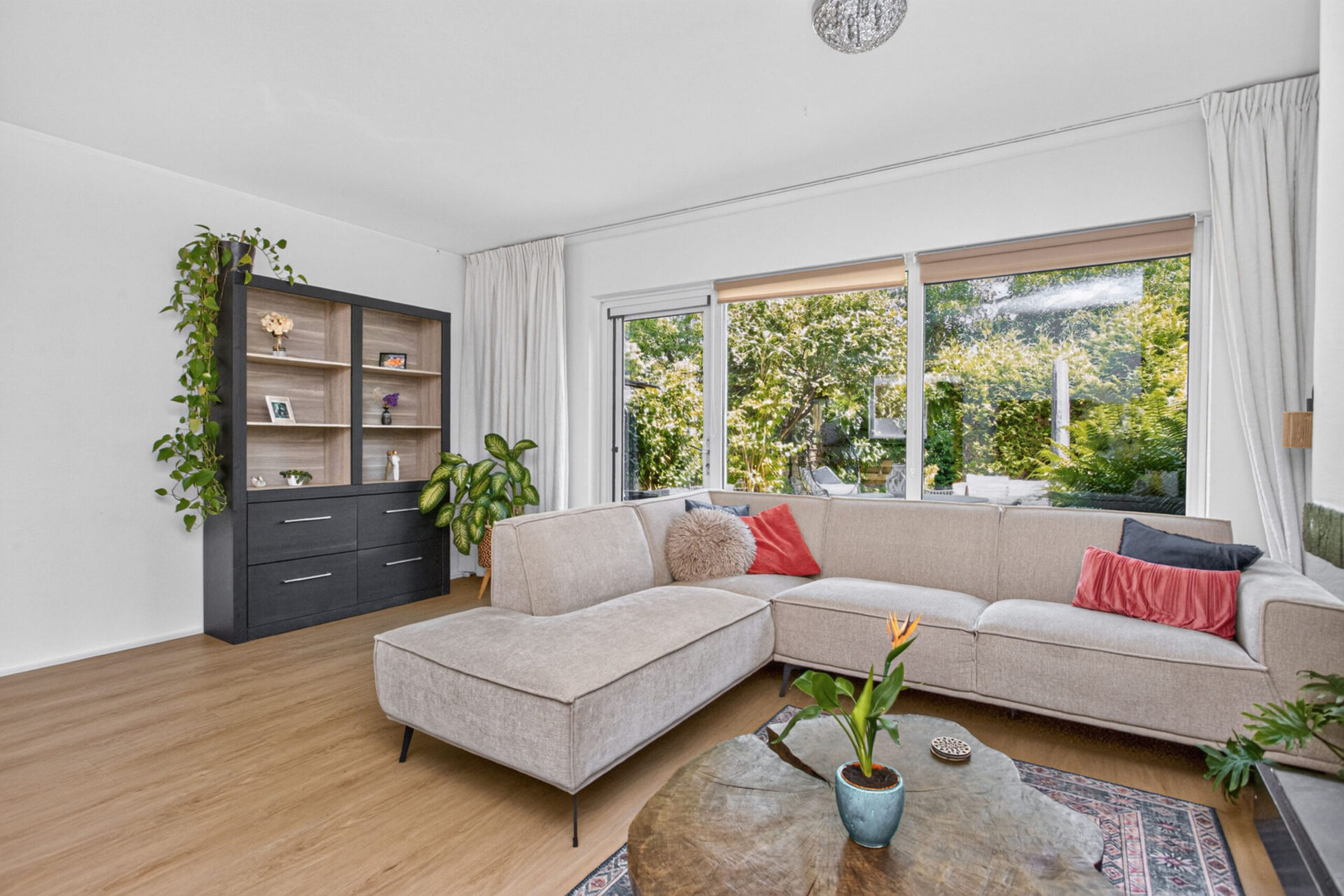 Tussenwoning te koop: Duivenkamp 811, Maarssen