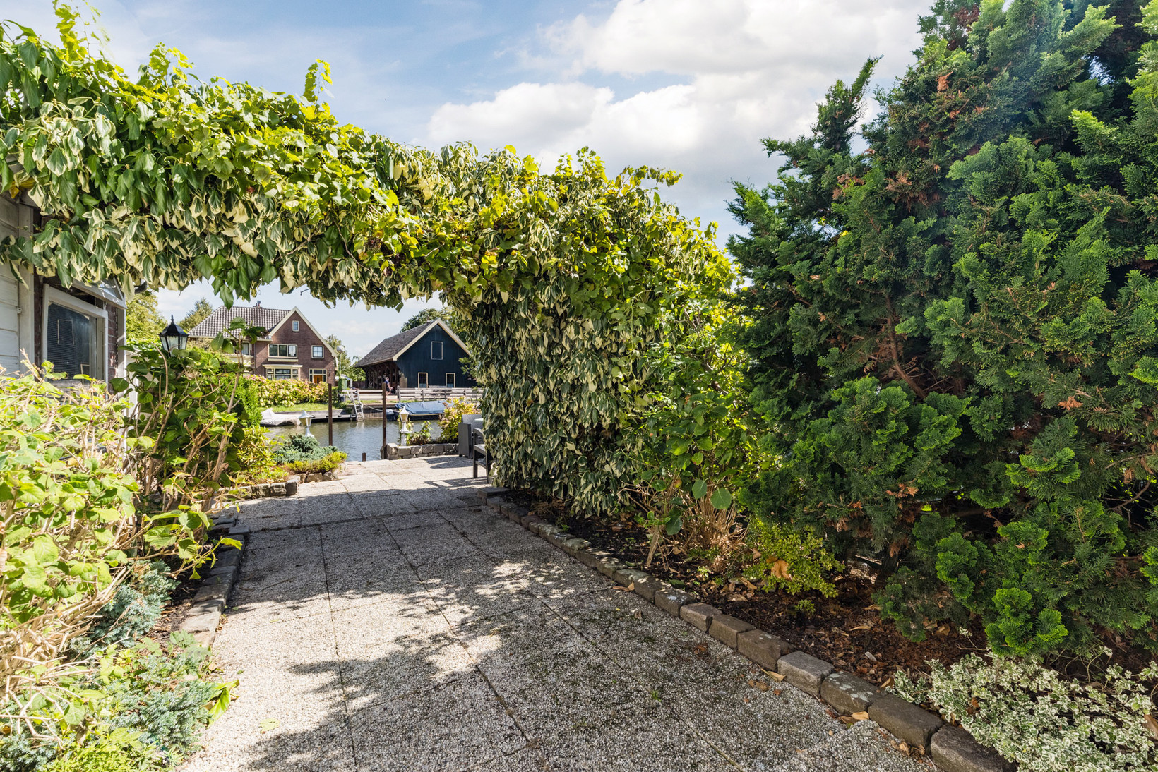 Hoekwoning te koop: Herenstraat 68, Breukelen
