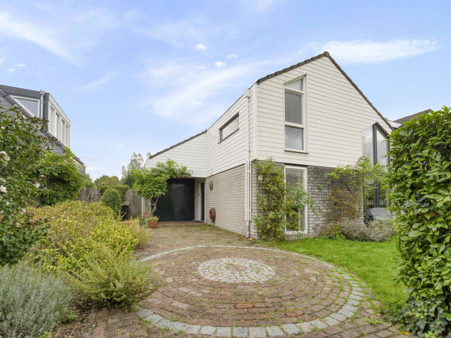 Twee-onder-één-kap te koop: Gijsbrecht van Nijenrodestraat 130, Breukelen