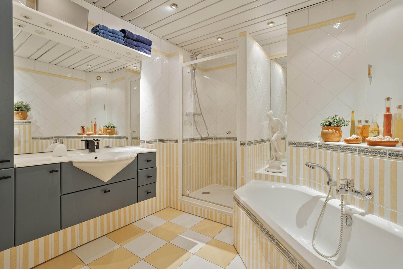 Appartement te koop: Wiardi Beckmanstraat 123, Breukelen