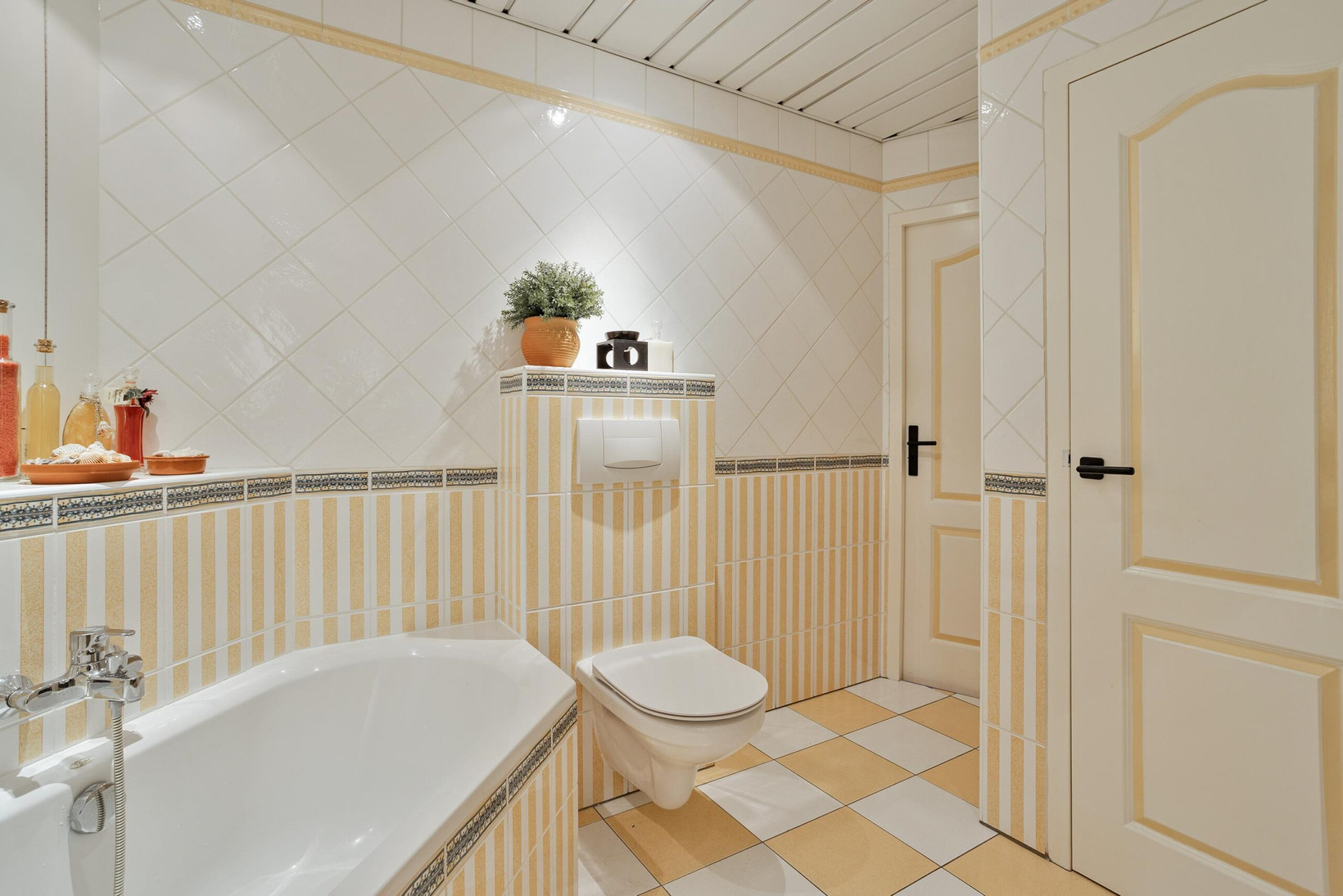 Appartement te koop: Wiardi Beckmanstraat 123, Breukelen