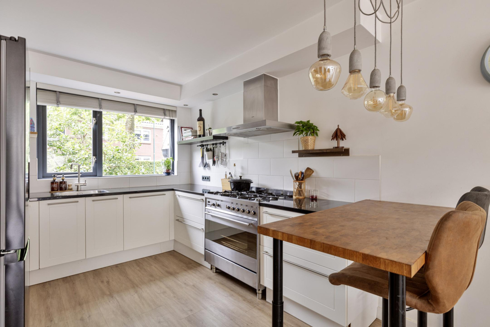Tussenwoning te koop: Stinzenlaan Zuid 210, Breukelen