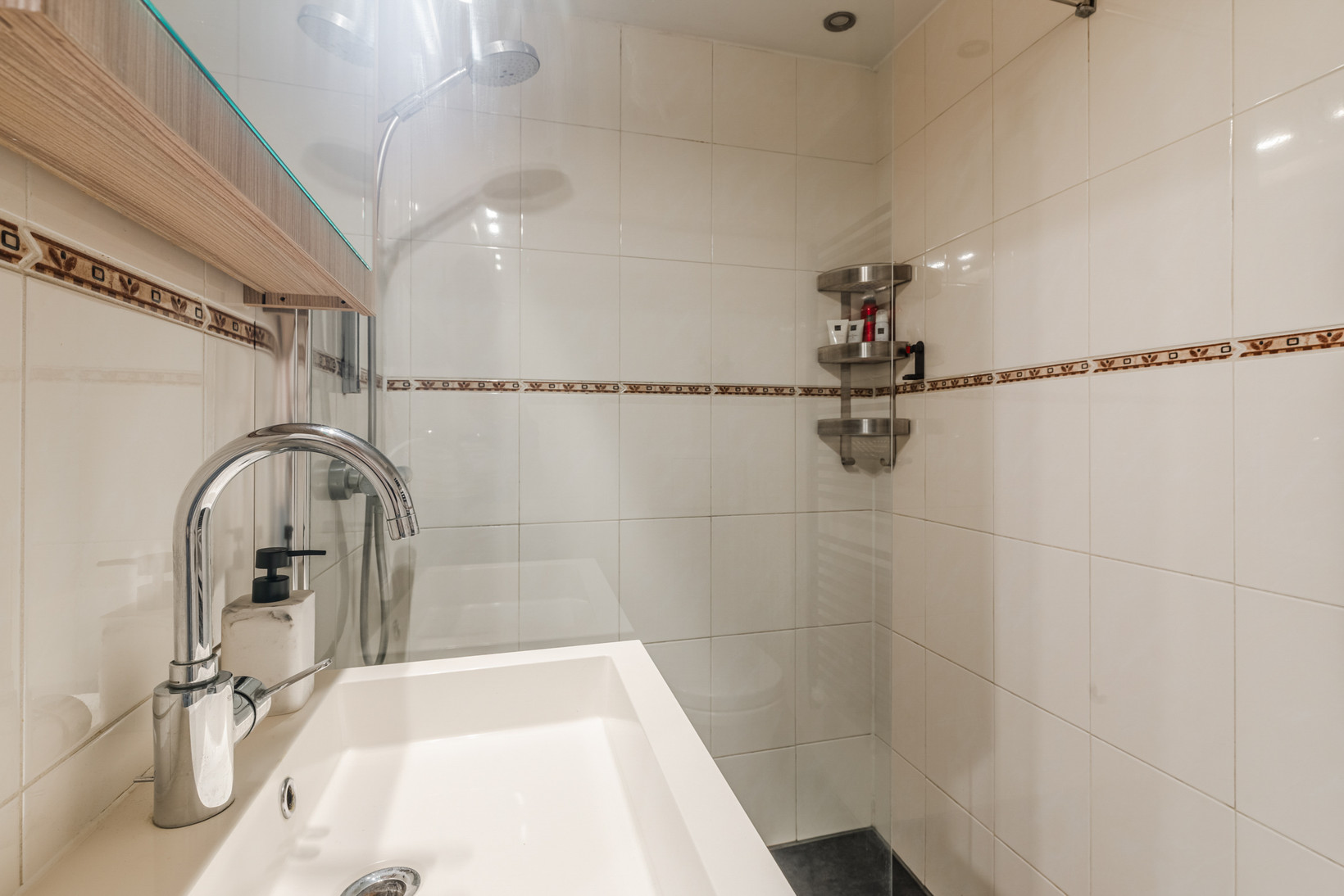 Appartement te koop: Gerard Splinter van Ruwiellaan 24, Breukelen