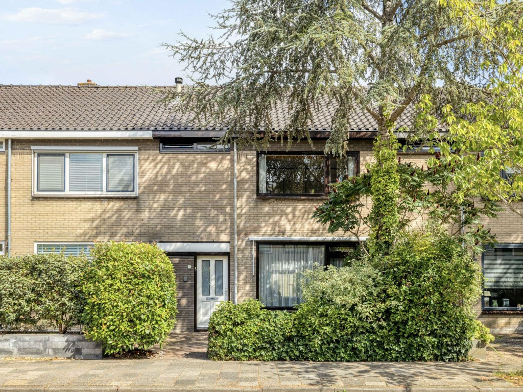 Tussenwoning te koop: Orttswarande 22, Breukelen