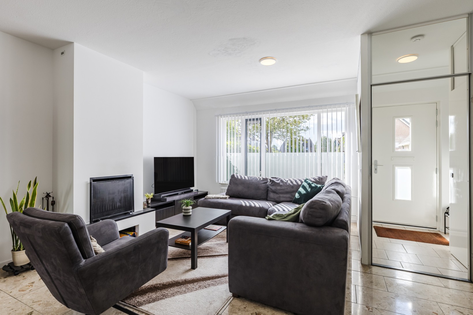 Tussenwoning te koop: Scholekster 42, Mijdrecht