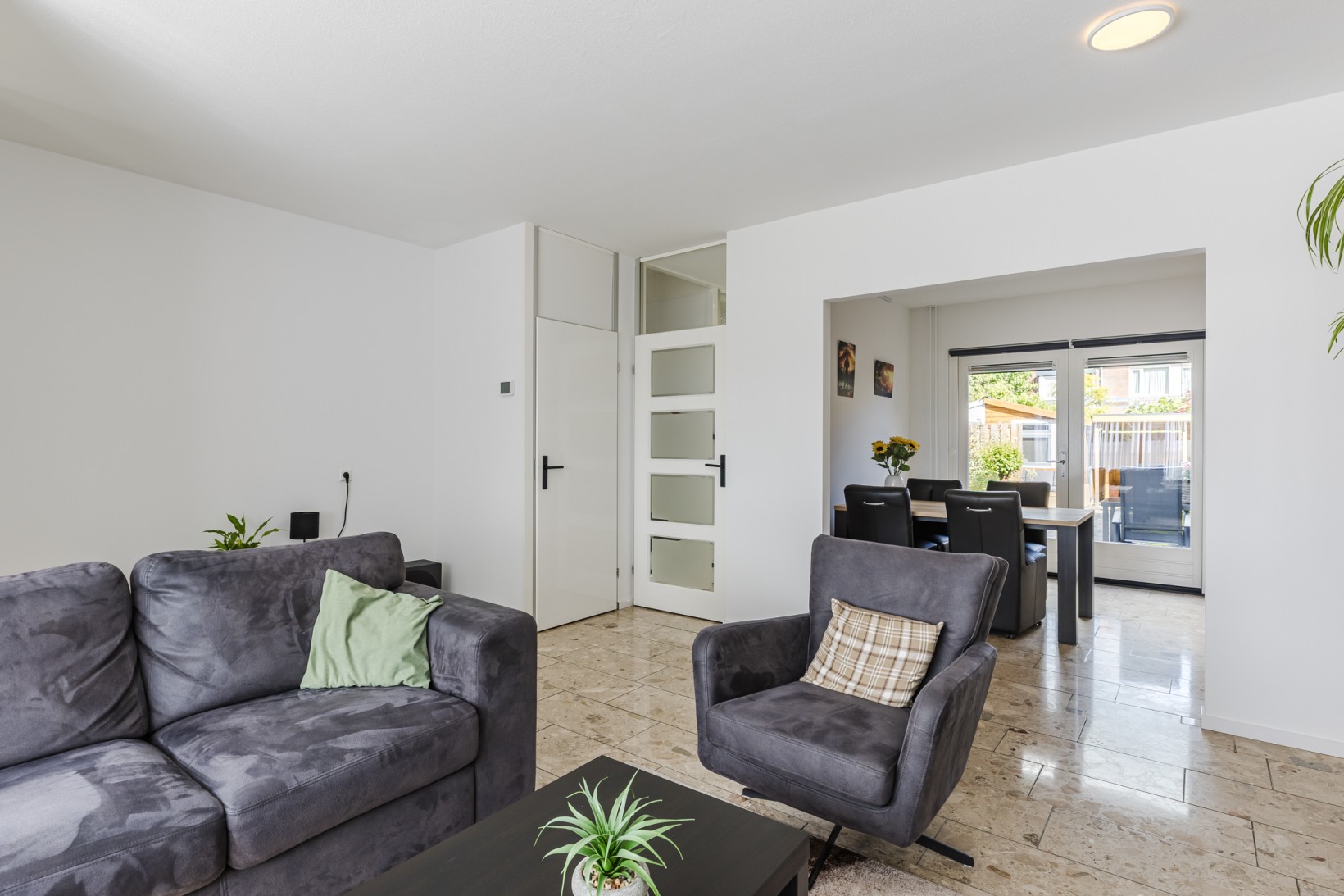 Tussenwoning te koop: Scholekster 42, Mijdrecht