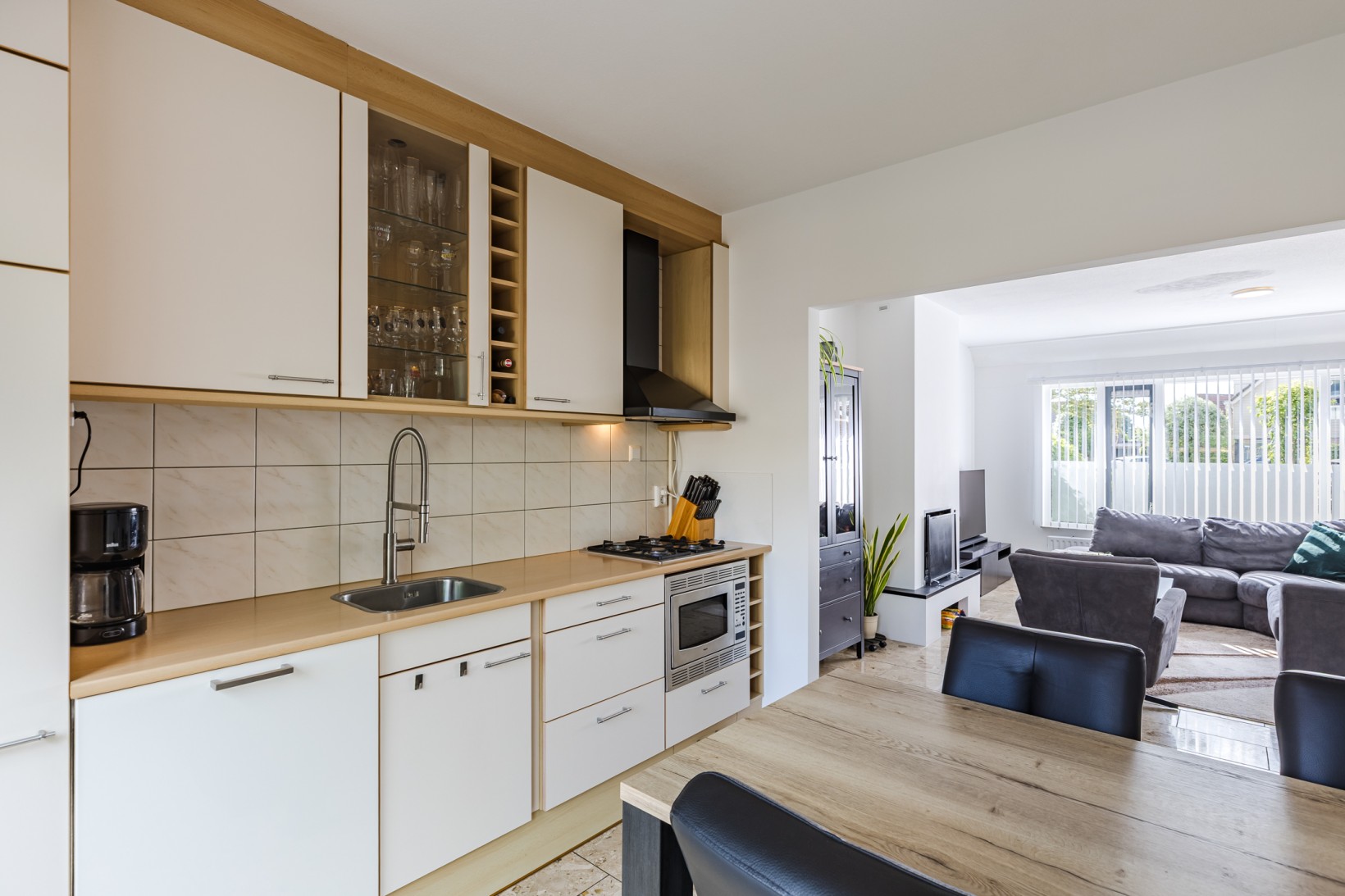 Tussenwoning te koop: Scholekster 42, Mijdrecht