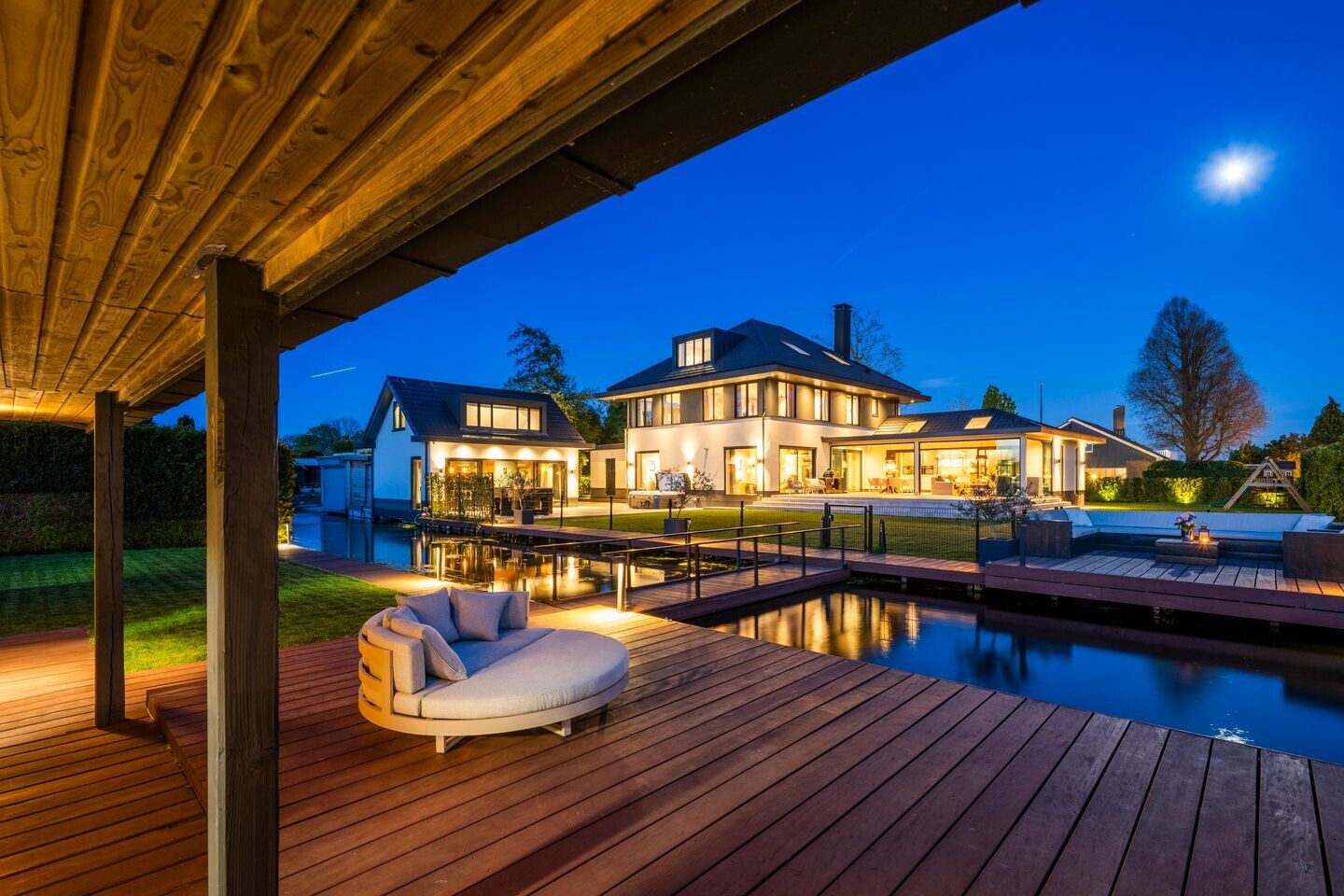 Vrijstaande woning te koop: Baambrugse Zuwe 163B, Vinkeveen