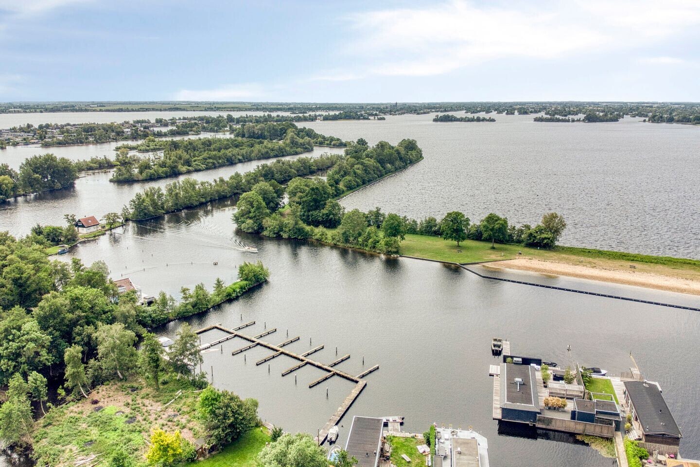 Vrijstaande woning te koop: Vinkenkade 43, Vinkeveen
