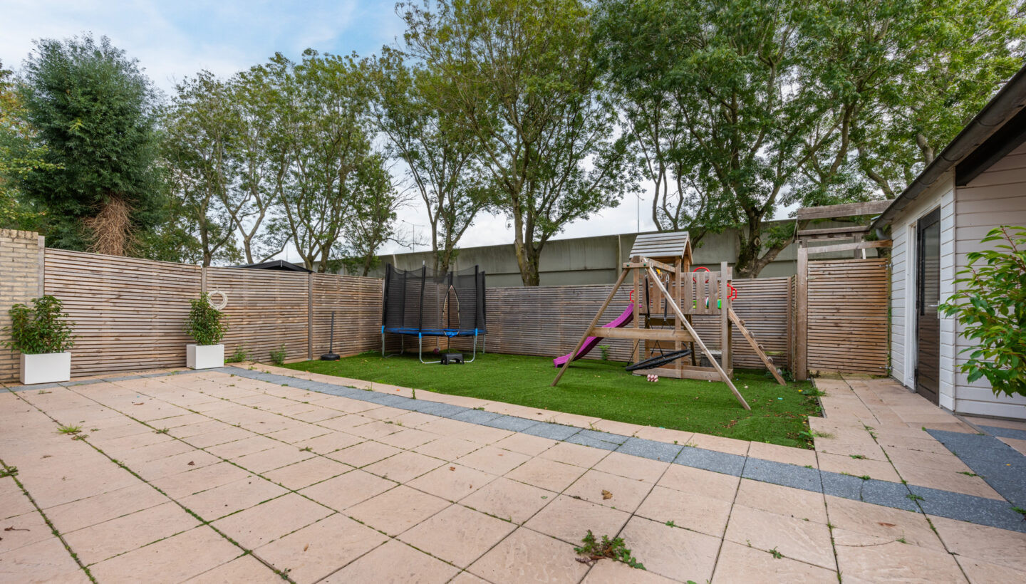 Twee-onder-één-kap te koop: Groenlandse kade 18, Vinkeveen