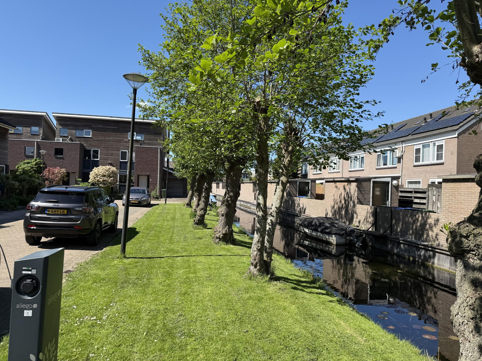 Twee-onder-één-kap te koop: Elzenhof 12, Vinkeveen
