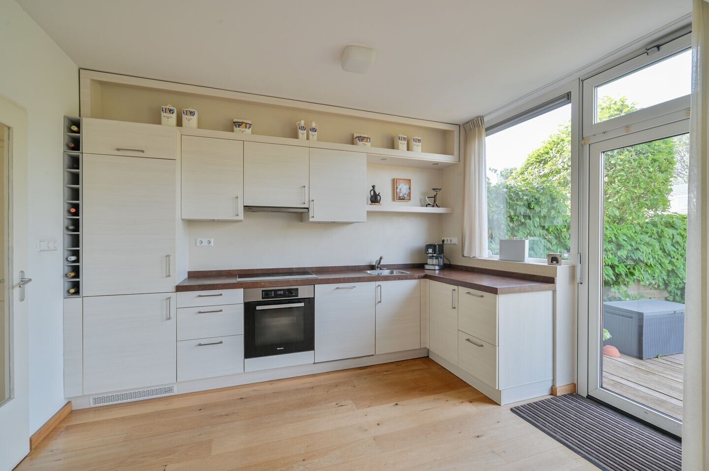 Hoekwoning te koop: Herenweg 185B, Wilnis