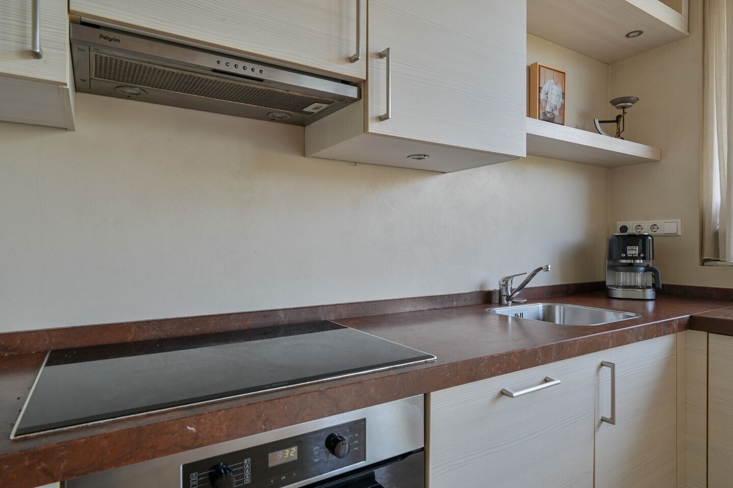 Hoekwoning te koop: Herenweg 185B, Wilnis