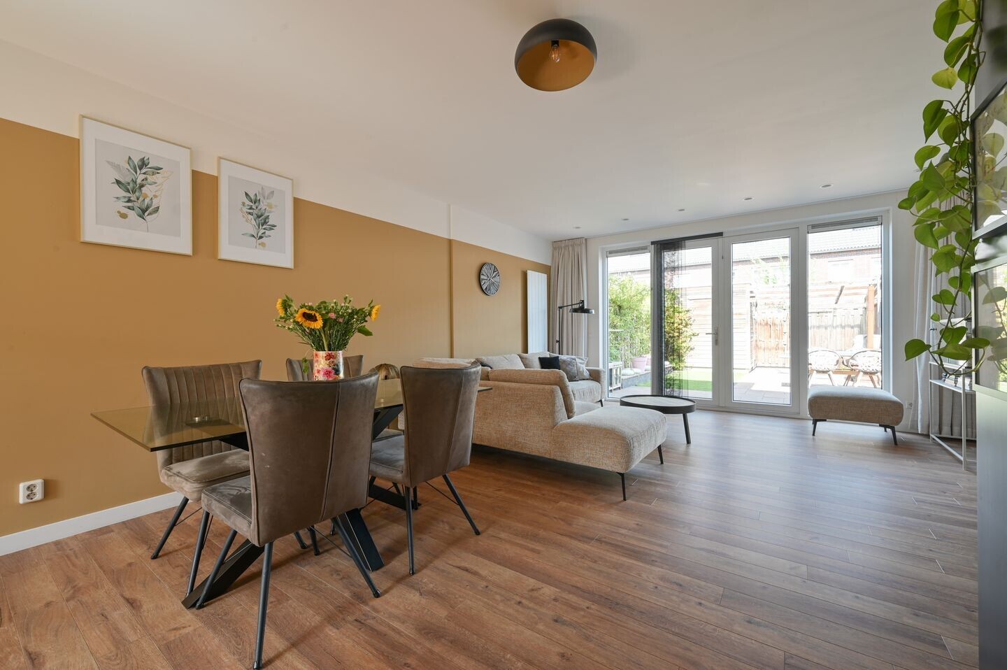 Tussenwoning te koop: Klompenmaker 18, Wilnis