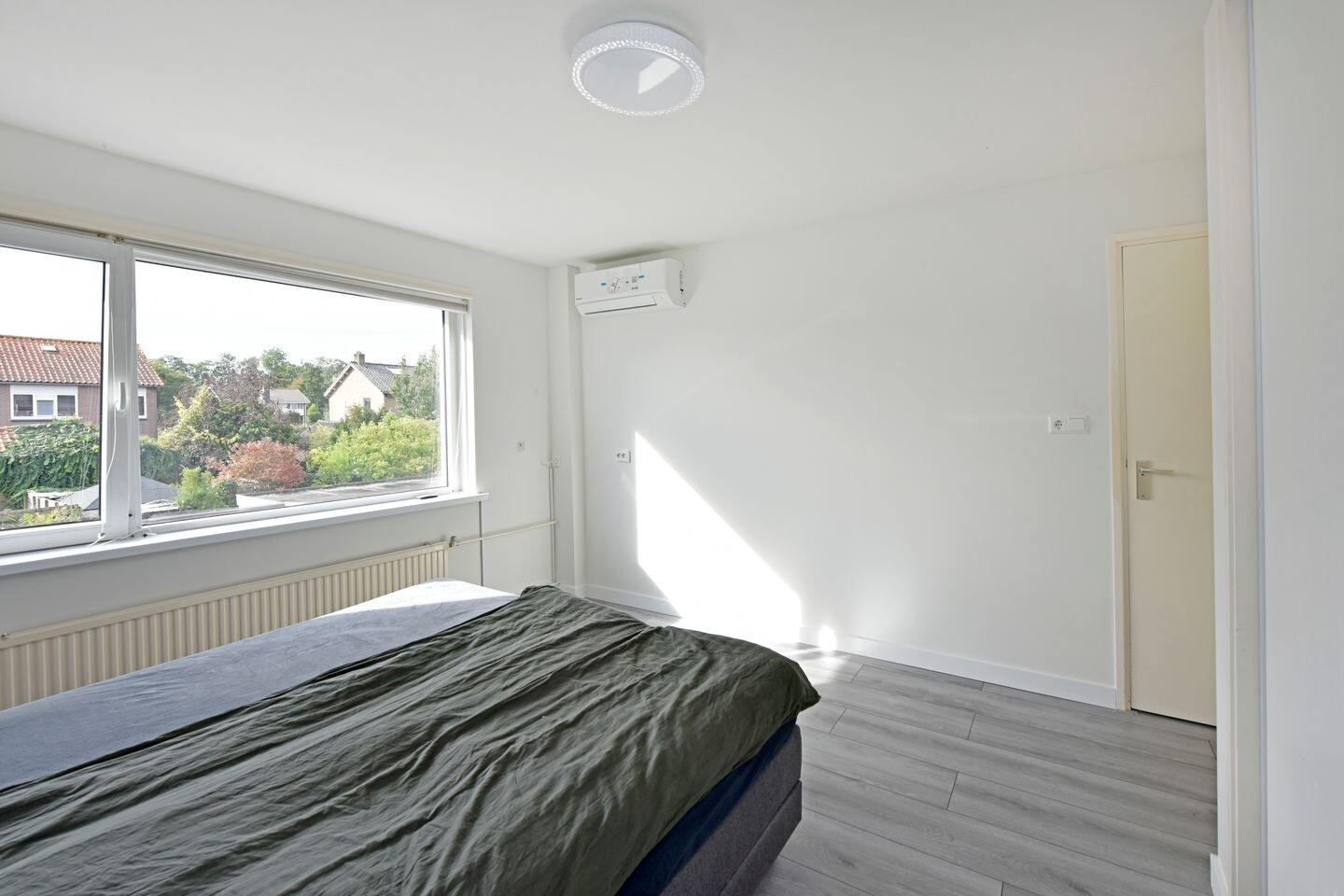 Tussenwoning te koop: Lijsterstraat 10, Woerdense Verlaat