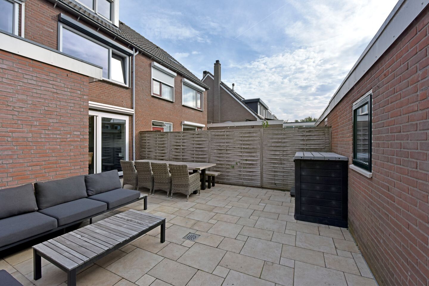Tussenwoning te koop: Lijsterstraat 10, Woerdense Verlaat
