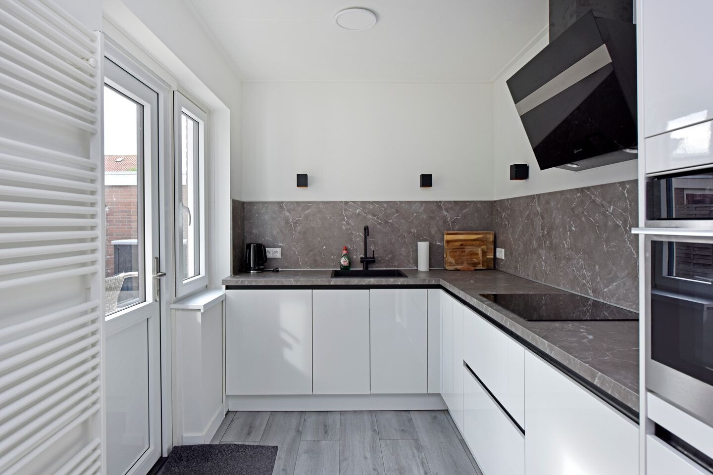 Tussenwoning te koop: Lijsterstraat 10, Woerdense Verlaat