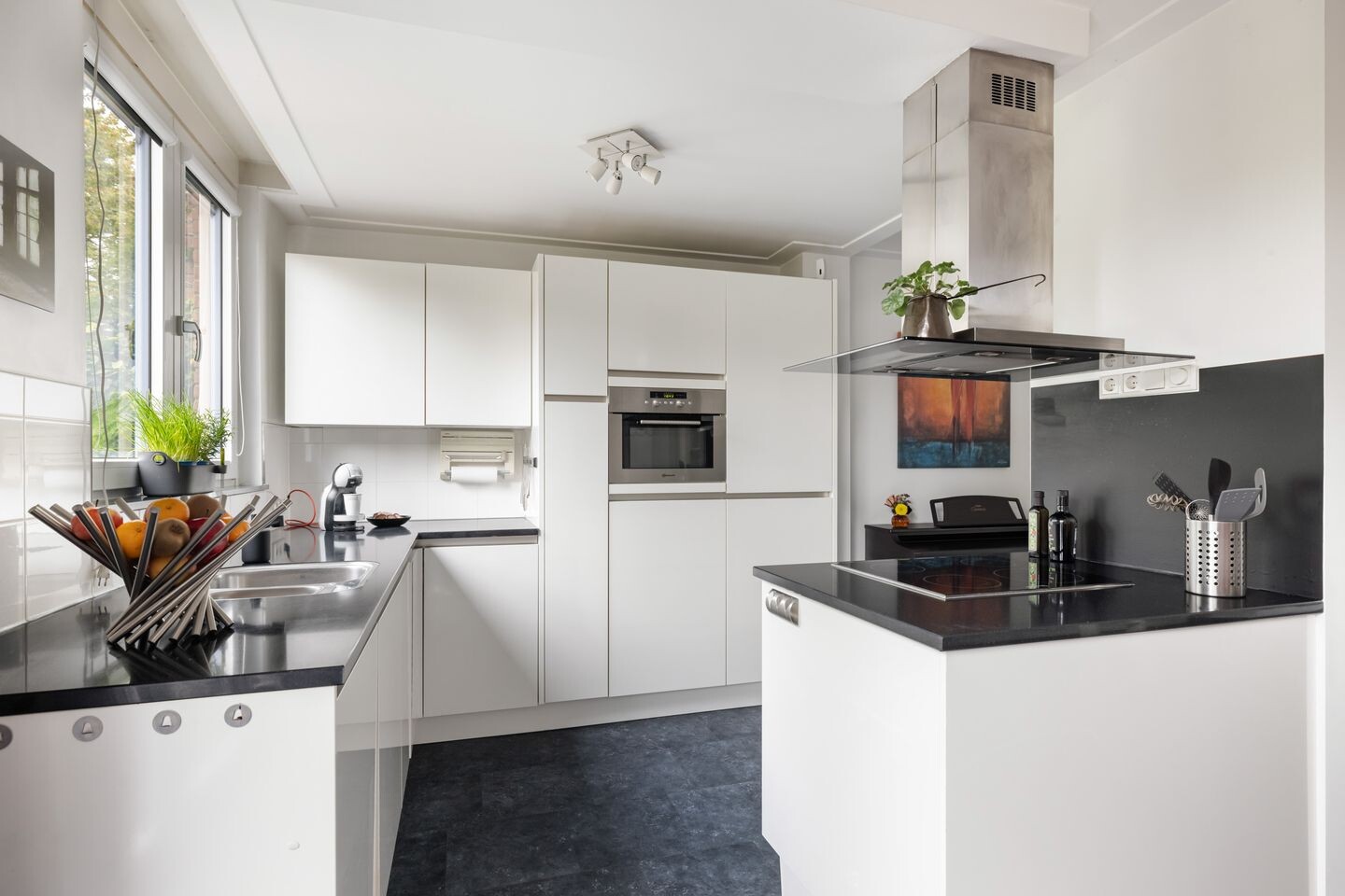 Tussenwoning te koop: Bloemenheuvellaan 21, Zeist