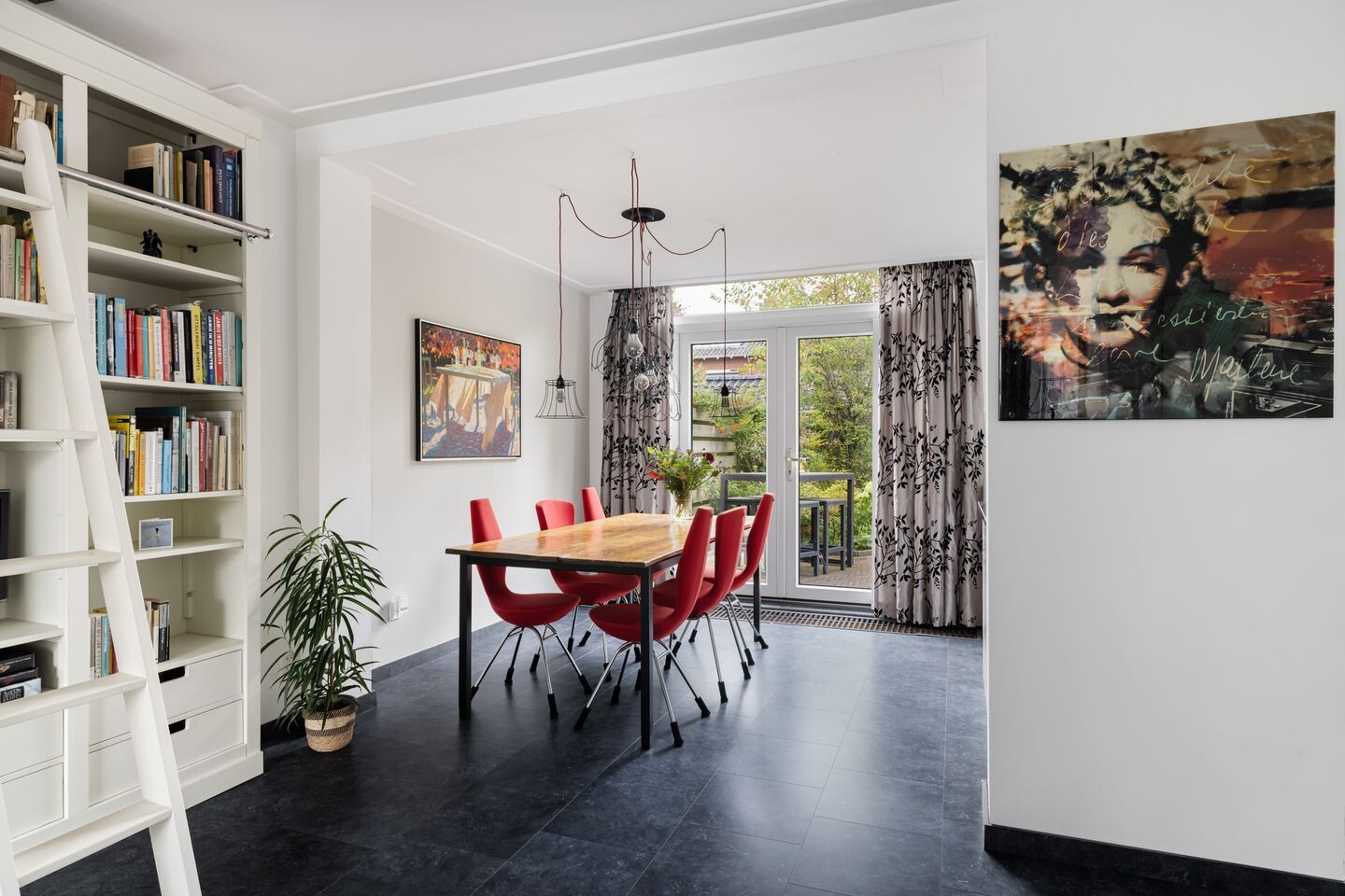 Tussenwoning te koop: Bloemenheuvellaan 21, Zeist