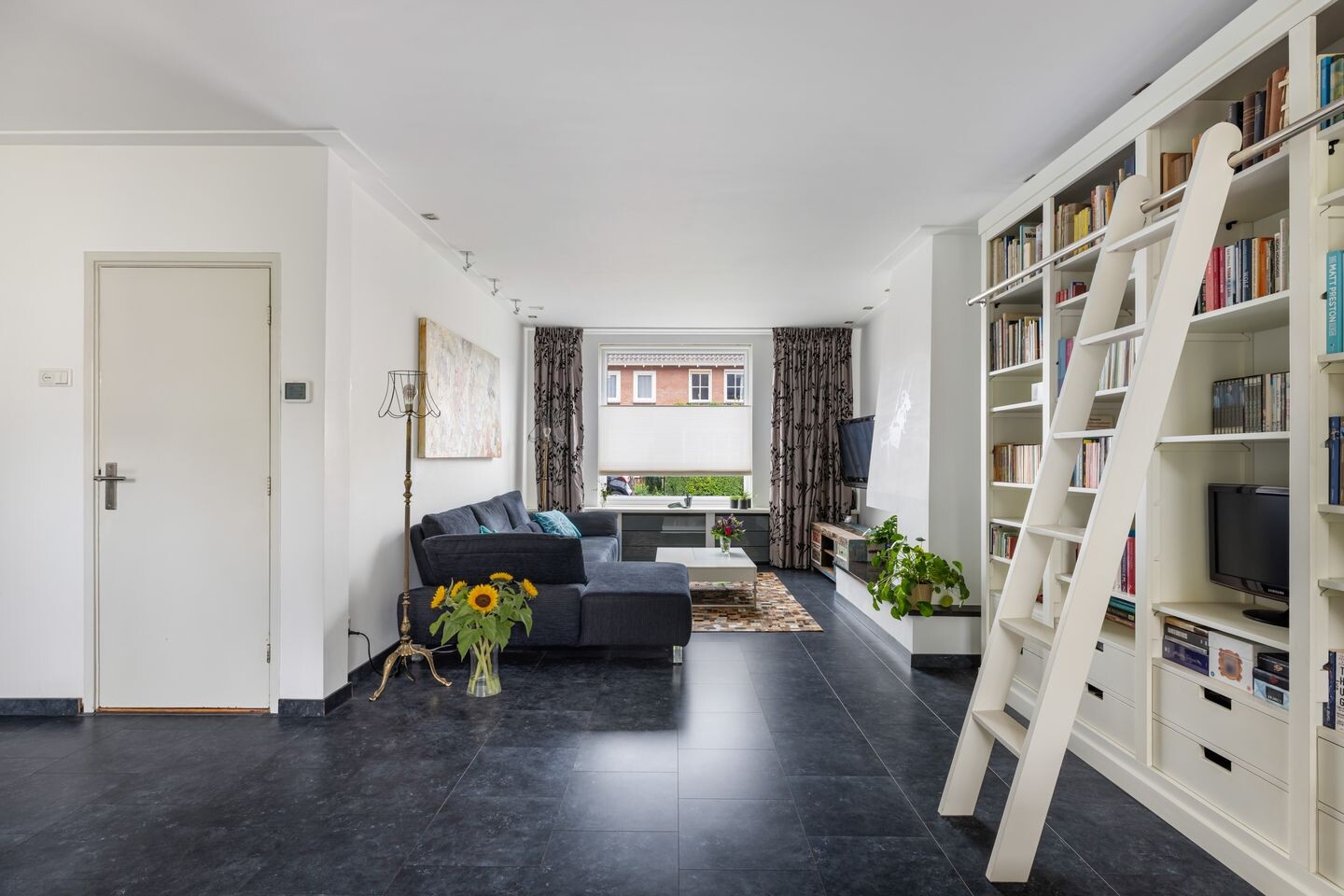 Tussenwoning te koop: Bloemenheuvellaan 21, Zeist
