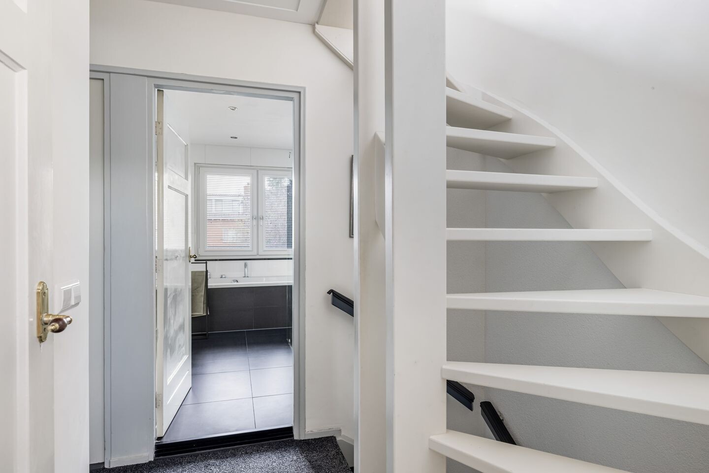 Tussenwoning te koop: Bloemenheuvellaan 21, Zeist