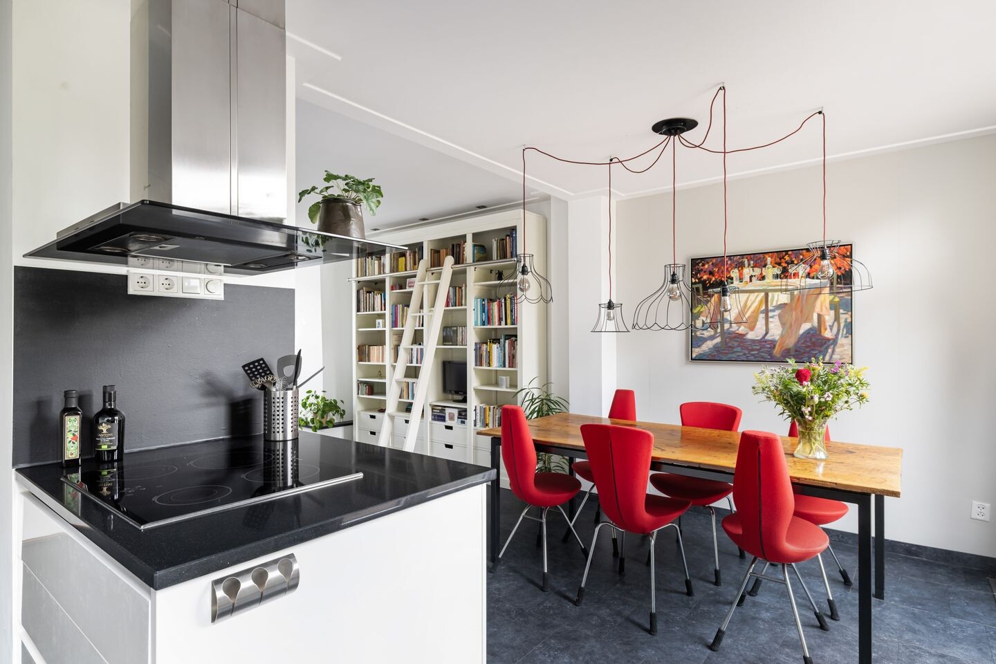 Tussenwoning te koop: Bloemenheuvellaan 21, Zeist